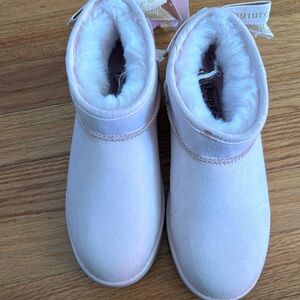 Pink juicy Couture ankle boot size 6 nwt